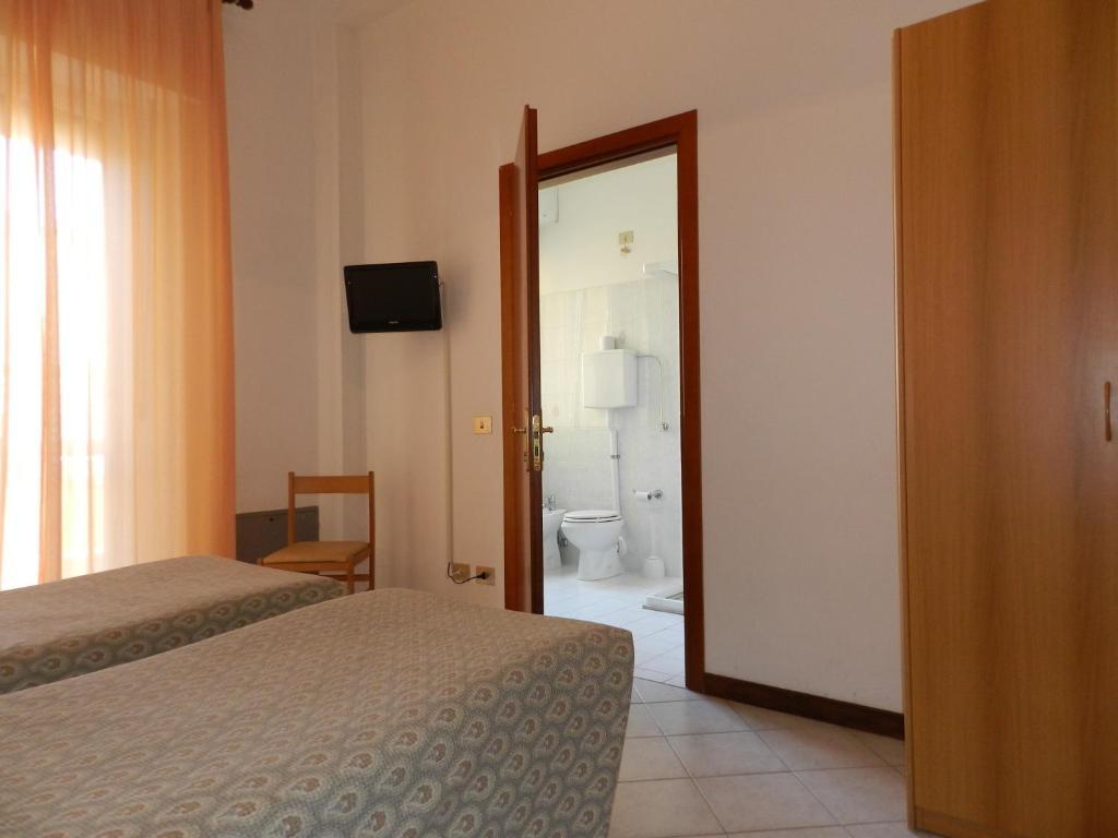 Pensione Marconi Bologna Ruang foto