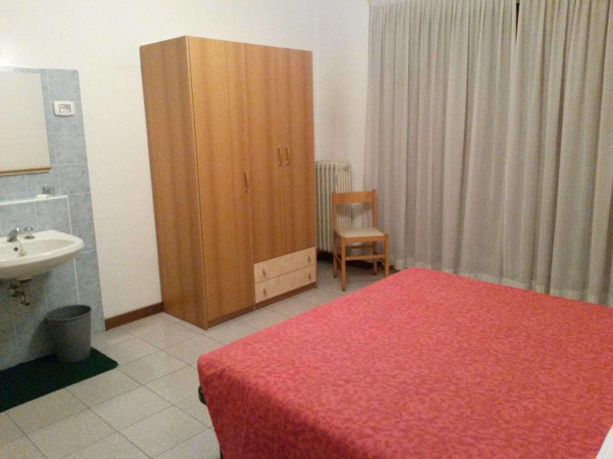 Pensione Marconi Bologna Bagian luar foto